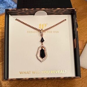 🆕 Bomb Party Necklace Untamed Weight Of Want NK68583 
* Removable Pendant